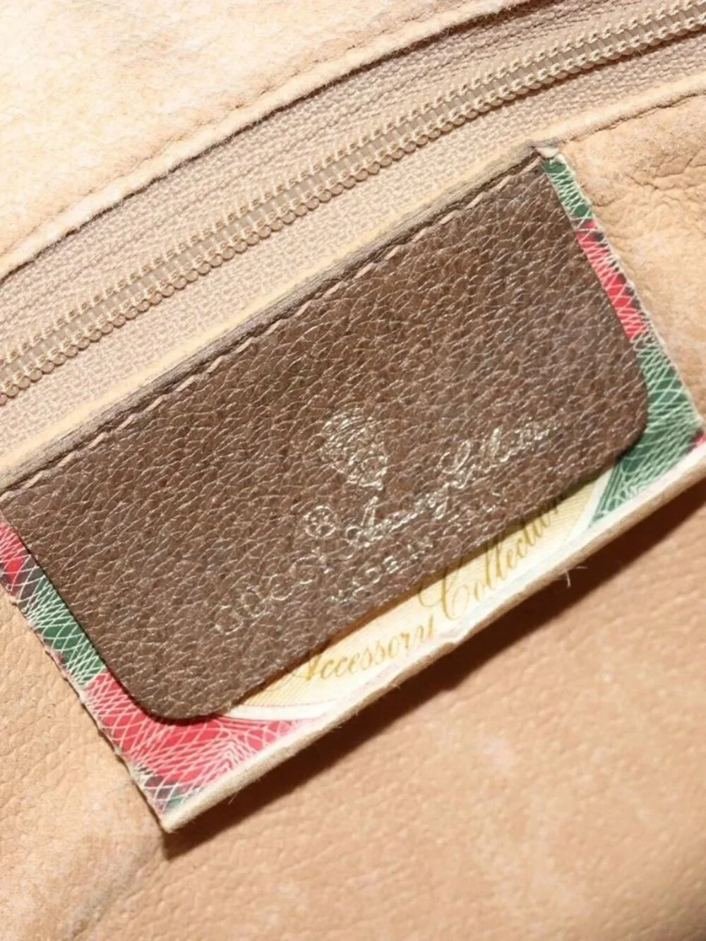 GUCCI GG Supreme Clutch Bag PVC Beige Gold 97 01 038 Auth 173939